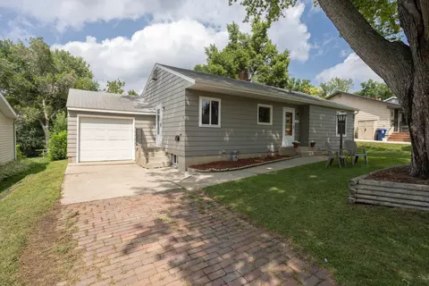 409 E Saint Charles Ave, Fergus Falls, MN 56537
