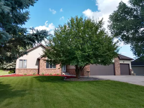141 Willimantic Dr NW, Alexandria, MN 56308