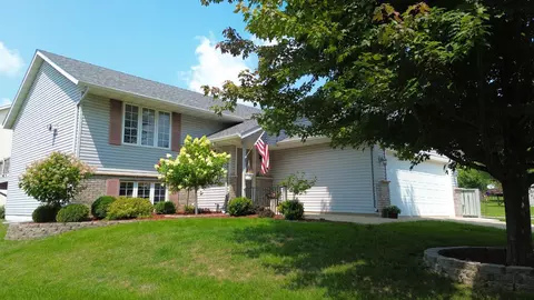 6231 Fairway Dr NW, Rochester, MN 55901