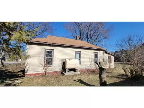 405 3rd Ave W, Lamberton, MN 56152