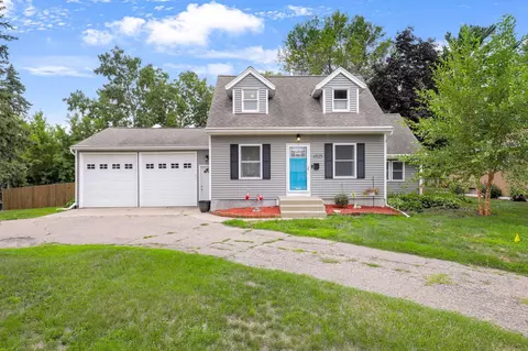 6525 Knoll St N, Golden Valley, MN 55427