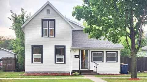 514 N Prairie St, Lake City, MN 55041