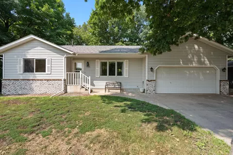 1304 Leif Ave NW, Owatonna, MN 55060
