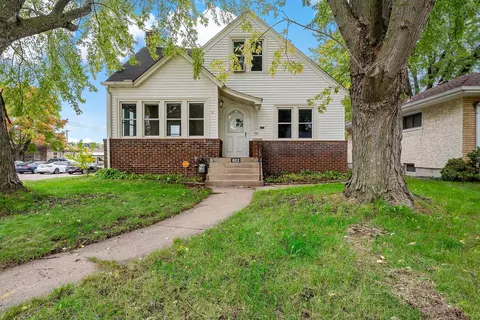 802 Wheelock Pkwy E, Saint Paul, MN 55106