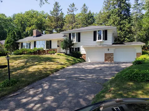8524 Palmer Ave S, Bloomington, MN 55437