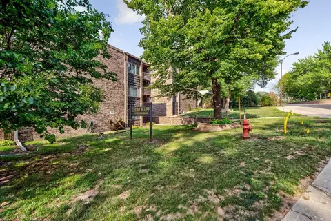 100 Cedar St #208, Mankato, MN 56001