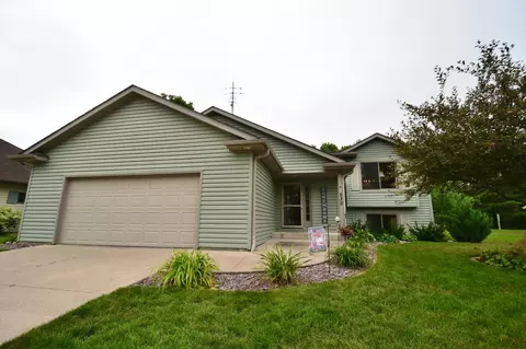530 5th St E, Wanamingo, MN 55983