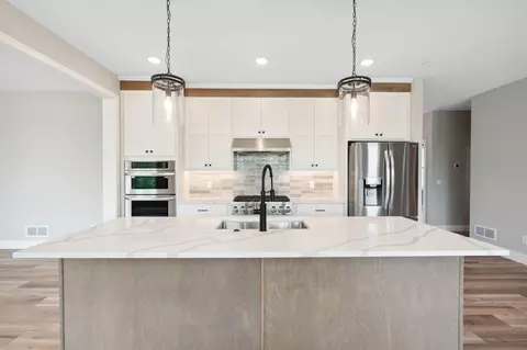701 Marie Ct, Eagan, MN 55123 photo 10
