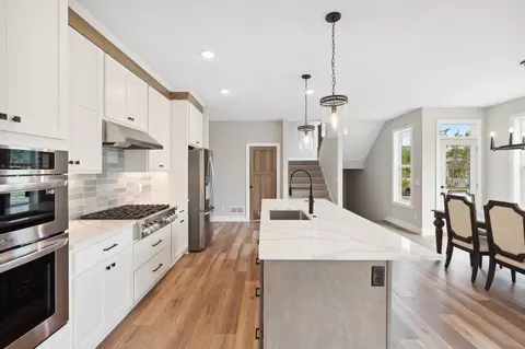 701 Marie Ct, Eagan, MN 55123 photo 9
