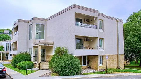 1911 Viking Dr NW #33, Rochester, MN 55901