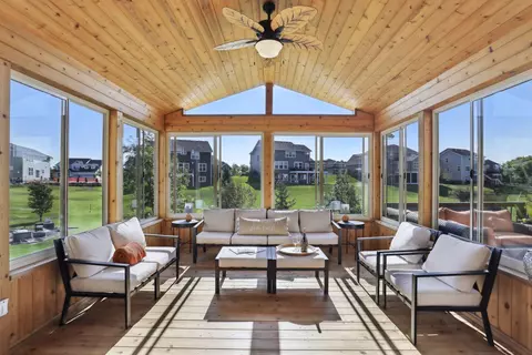 8627 Ambergate Dr, Victoria, MN 55386