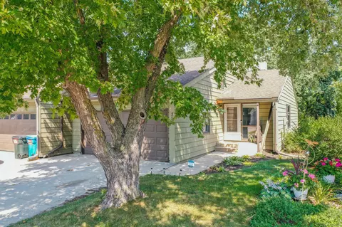 718 Neville Ct SE, Rochester, MN 55904