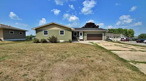609 Fillmore Ave E, Mabel, MN 55954