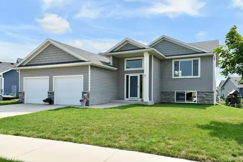 532 Towne Dr NE, Byron, MN 55920