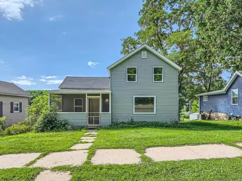 433 E Oak St, Glenwood City, WI 54013