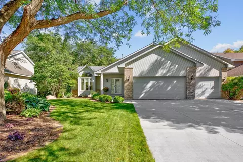 5992 N Ridge Dr, Savage, MN 55378