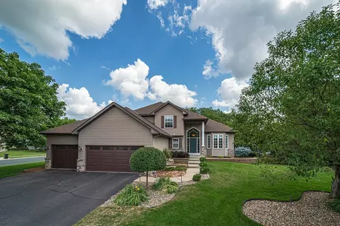 1671 Windsor Cir, Shakopee, MN 55379