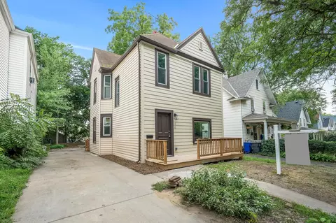 46 Front Ave, Saint Paul, MN 55117