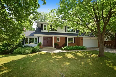 2410 Brunswick Ave N, Golden Valley, MN 55422
