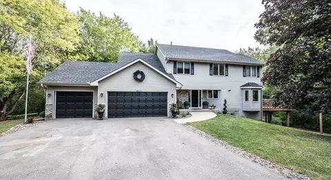 18415 Lone Oak Ct, Prior Lake, MN 55372