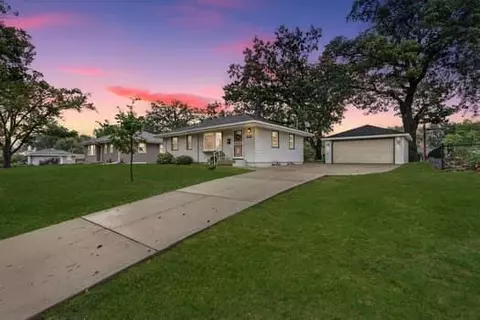 6736 Regent Ave N, Brooklyn Center, MN 55429