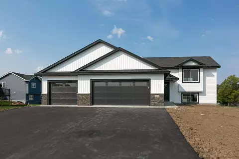 307 Wood Duck Ln, Baldwin, WI 54002