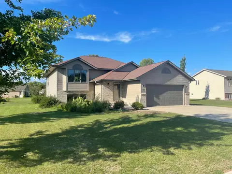 15 Skyview Ln, Morris, MN 56267