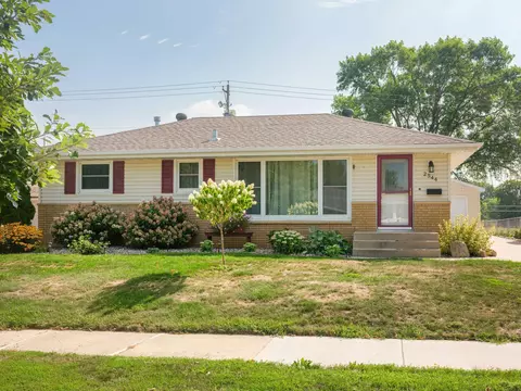 2544 11th Ave NW, Rochester, MN 55901