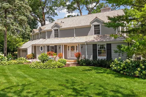 9 Woodland Rd, Edina, MN 55424