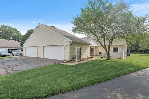6922 Inverness Trl #39, Inver Grove Heights, MN 55077