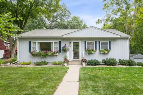 4824 Acorn Ridge Rd, Minnetonka, MN 55345