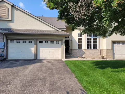 3773 Burgundy Dr, Eagan, MN 55122