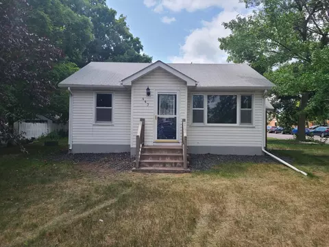 443 6th Ave SW, Cambridge, MN 55008