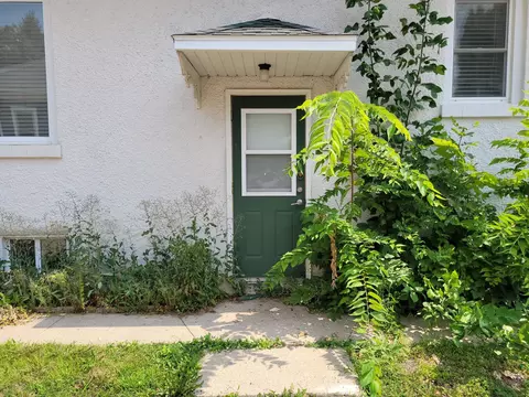 614 E 1st St, Fairmont, MN 56031