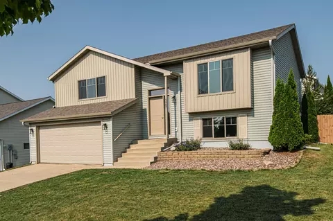 5987 Portsmouth Dr NW, Rochester, MN 55901