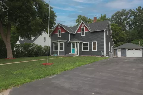 512 State St W, Cannon Falls, MN 55009