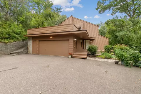 827 Bradley Dr, Hudson, WI 54016