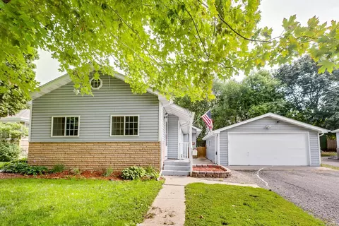 1722 Carl St, Lauderdale, MN 55113