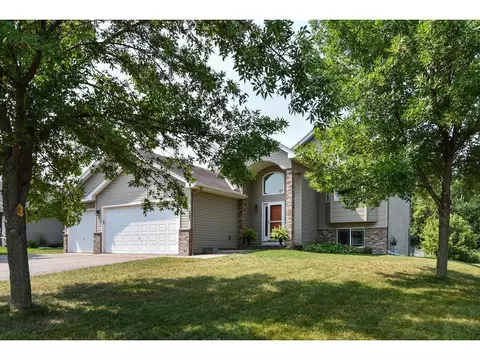 1527 Hidden Trl, Mayer, MN 55360