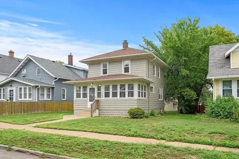 1737 7th St E, Saint Paul, MN 55106