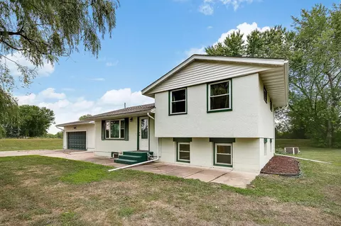 5261 165th St N, Hugo, MN 55038