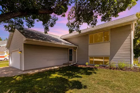 1991 Waterford Ln, Chaska, MN 55318