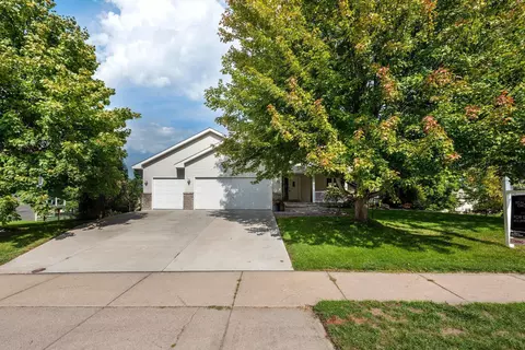 12290 Walnut Dr, Rogers, MN 55374