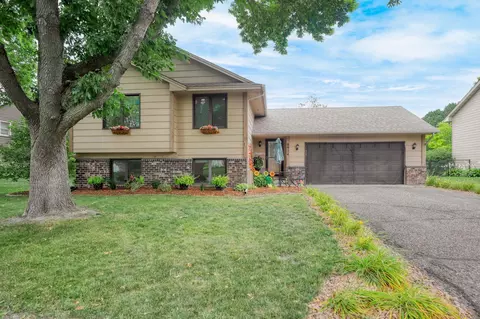 8974 Pineview Ln N, Maple Grove, MN 55369
