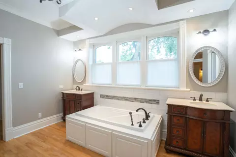 Bath - 30 13th Ave N, Saint Cloud, MN 56303 photo 3 of 6