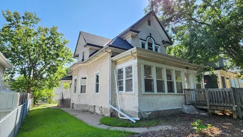 317 30th Ave N, Minneapolis, MN 55411