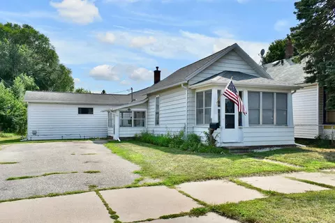 855 E 9th St, Winona, MN 55987