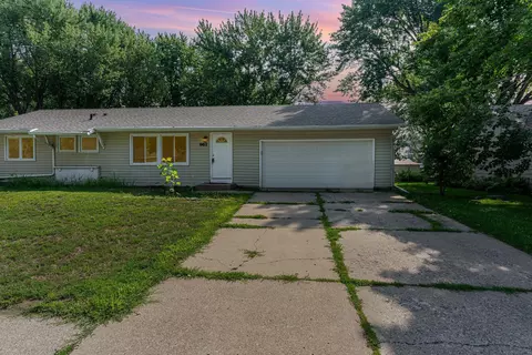 961 Redwell Ln, Apple Valley, MN 55124