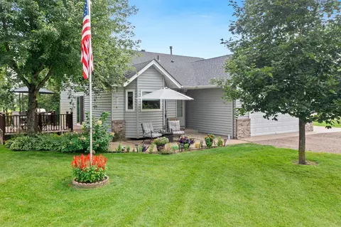 31787 Lakeway Dr NE, Cambridge, MN 55008