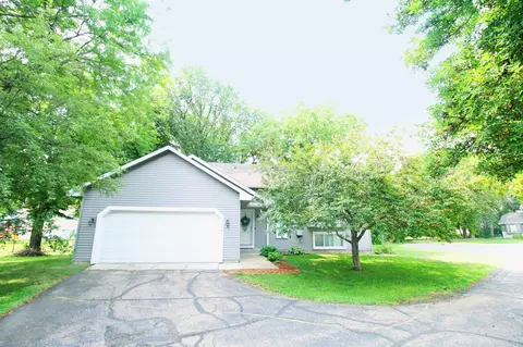 7395 Williams Ln, Eden Prairie, MN 55346